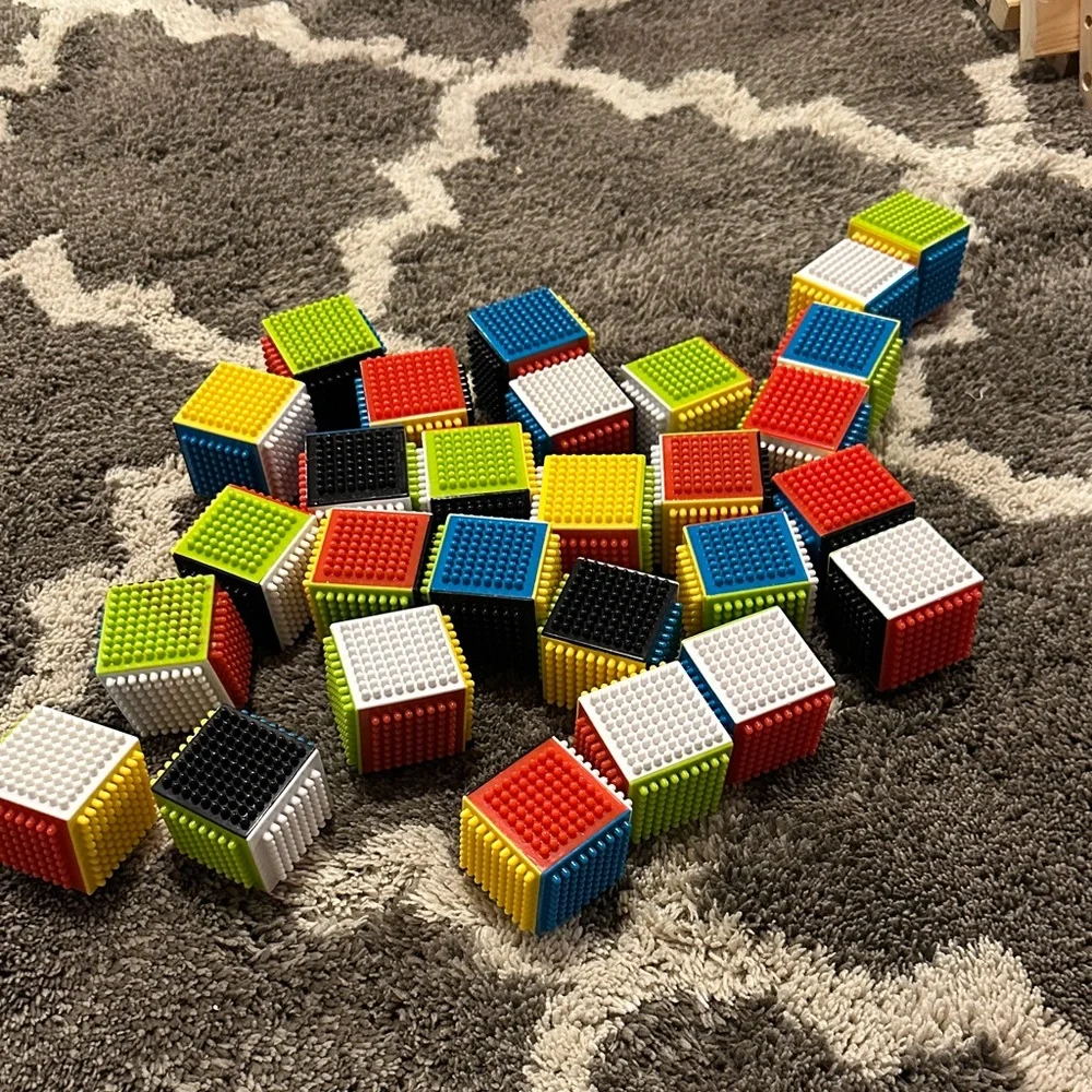 Colorful Interlocking Blocks Set - Picture 2 of 5